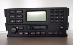 2R83-18K876-AC Radio Casette Player
